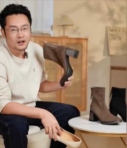上了高跟鞋奇迹般东山再起5个月赚12亿凯发K8国际娱乐负债500万后大叔穿(图1)