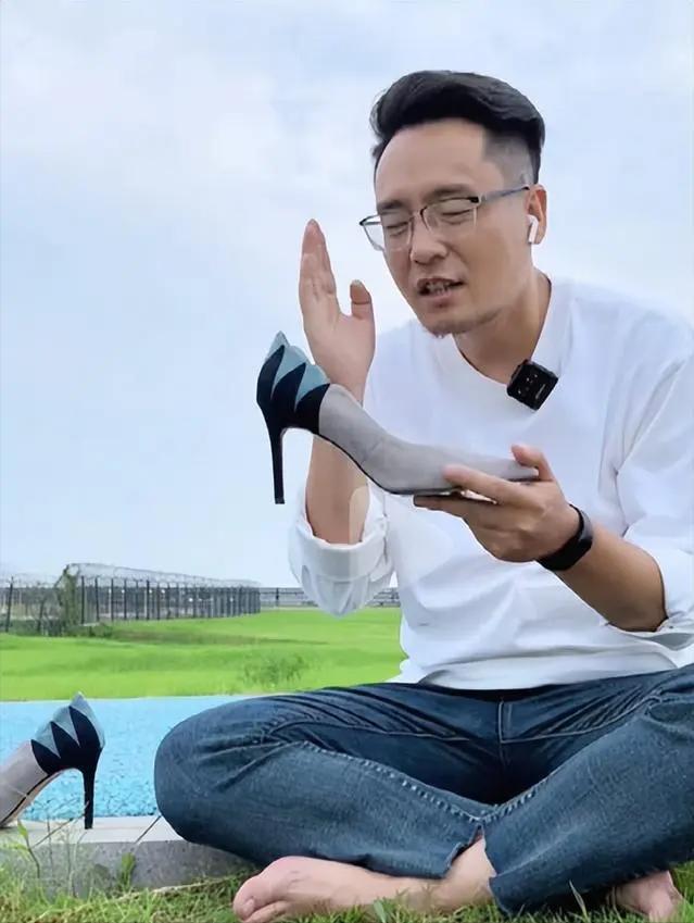 上了高跟鞋奇迹般东山再起5个月赚12亿凯发K8国际娱乐负债500万后大叔穿(图3)