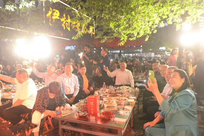 亲节暨鲁青民族一家亲青海优质农畜产品凯发国际伊村肥牛王饭店庆祝2025母(图4)